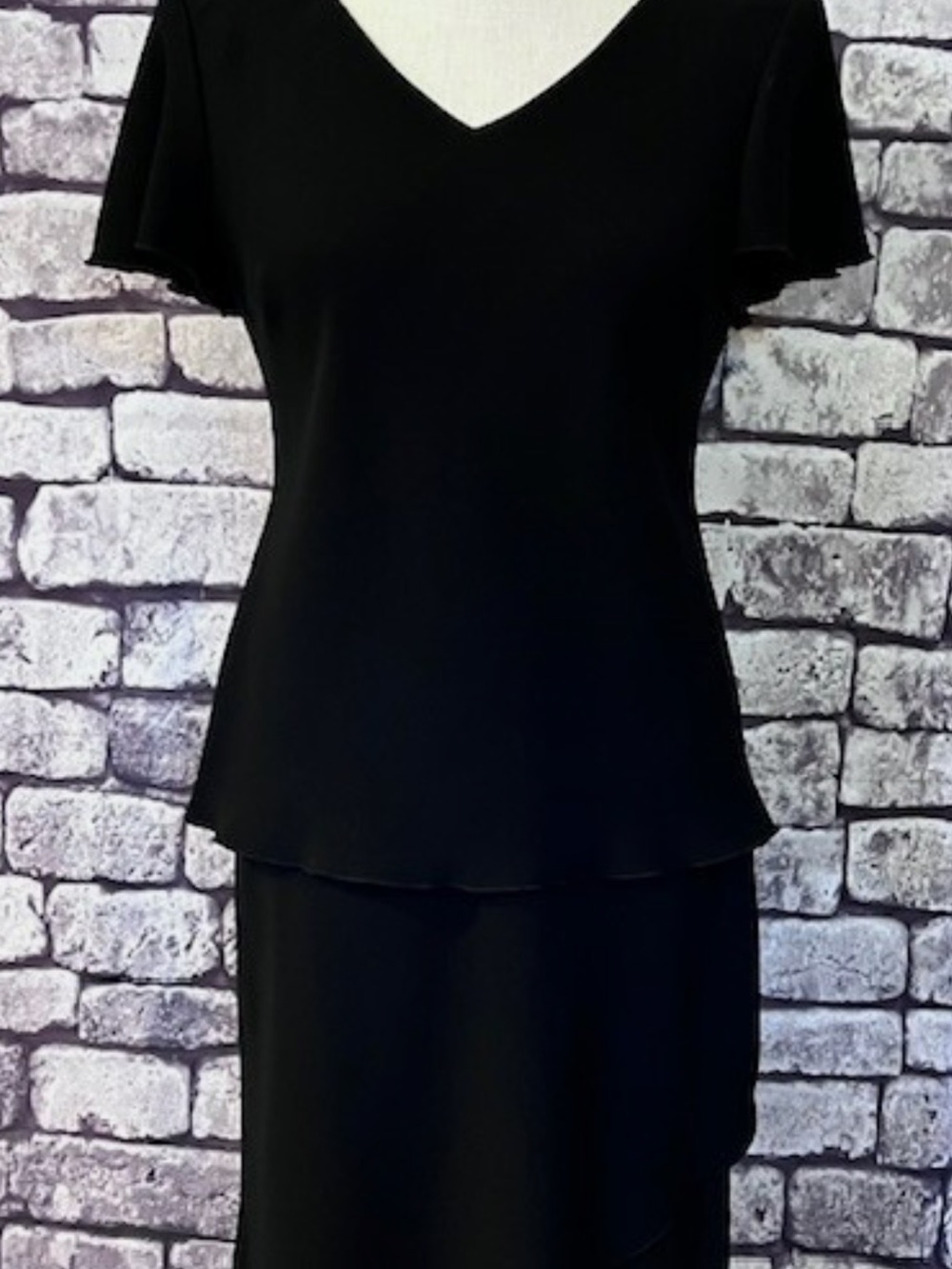 Black V-Neck Midi Skirt Set — Classic Women’s Ensemble Size 12